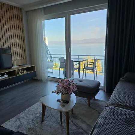 Shiroka's Special Guest Apartment