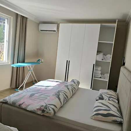 Apartment Shiroka's Special Guest *