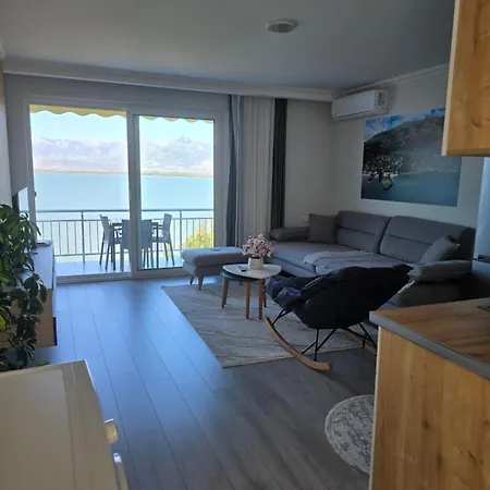 Shiroka's Special Guest Apartment