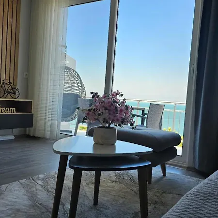 아파트 Shiroka's Special Guest Shkodër